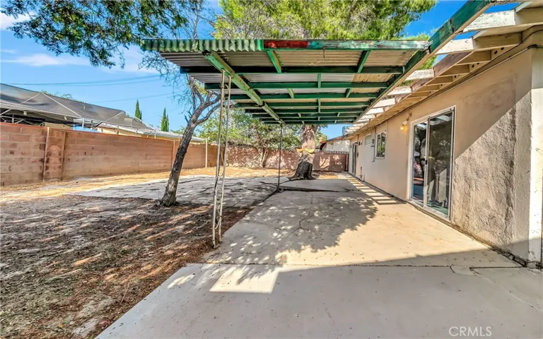 1033 W Holguin, Lancaster, California 93534
