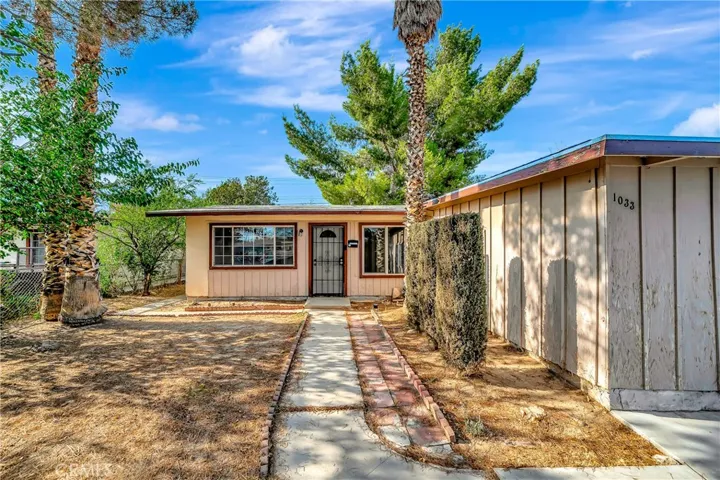 1033 W Holguin, Lancaster, California 93534