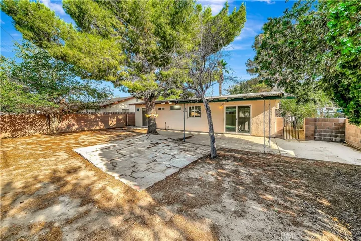 1033 W Holguin, Lancaster, California 93534