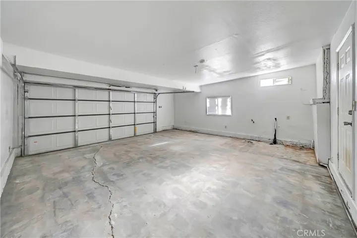 1033 W Holguin, Lancaster, California 93534