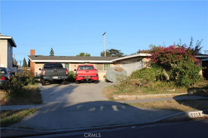 1213 S Corta Drive, Santa Ana, California 92704