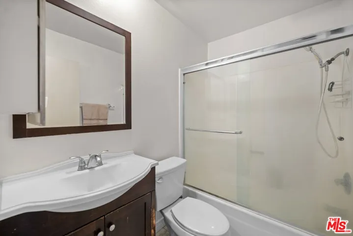525 La Fayette Park Place 115, Los Angeles, California 90057