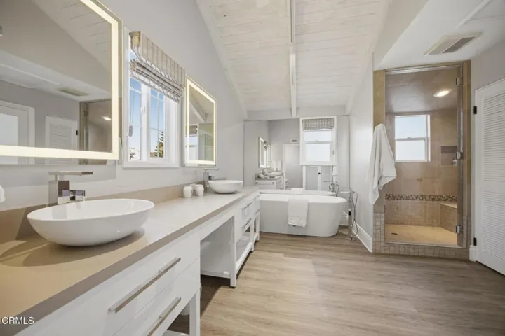 70-web-or-mls-1410Marine-77