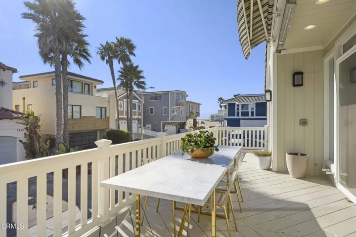81-web-or-mls-1410Marine-50