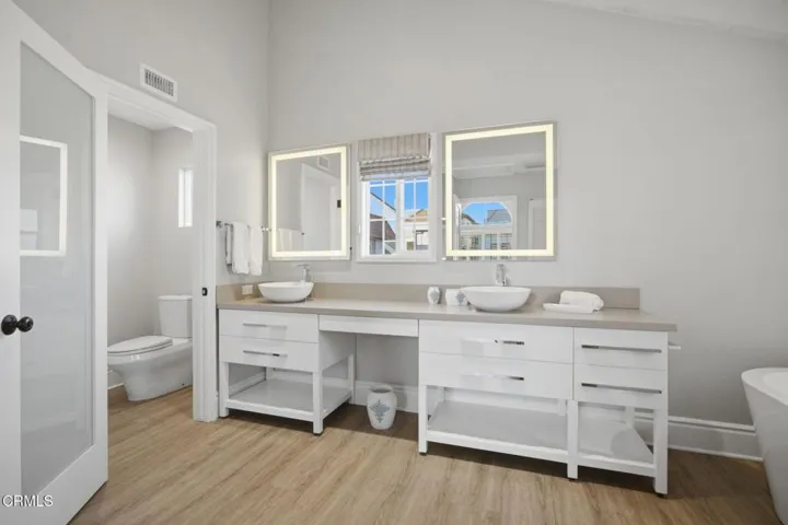 72-web-or-mls-1410Marine-78