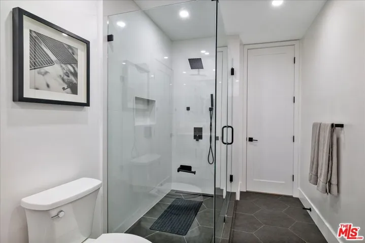 20326 Alerion Place, Los Angeles, California 91364