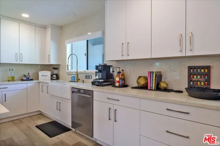 20326 Alerion Place, Los Angeles, California 91364