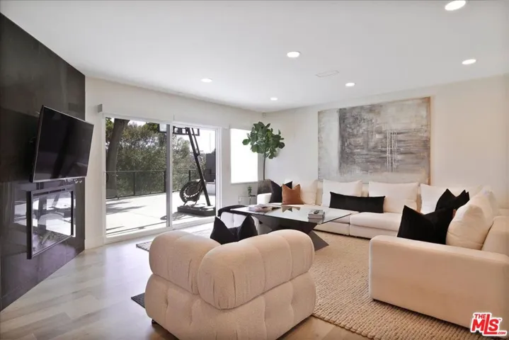 20326 Alerion Place, Los Angeles, California 91364