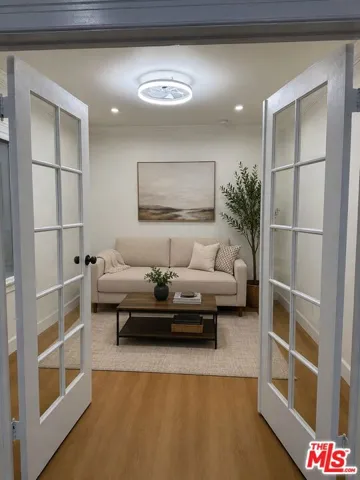 2810 Francis Avenue 2810, Los Angeles, California 90005