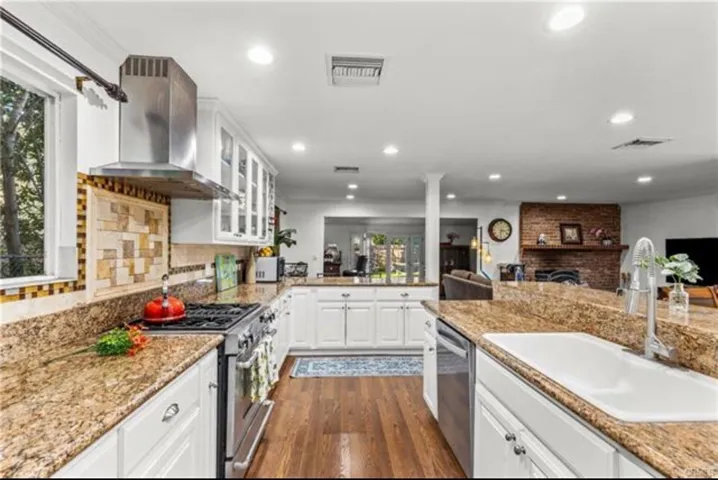 22719 Criswell, West Hills, California 91307