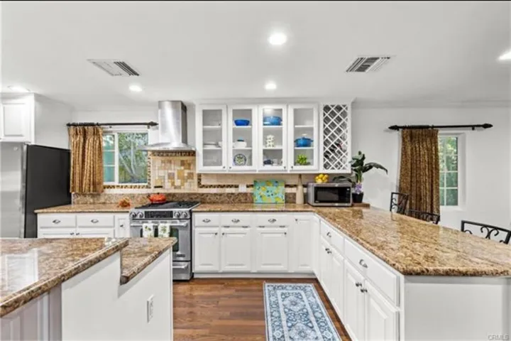 22719 Criswell, West Hills, California 91307