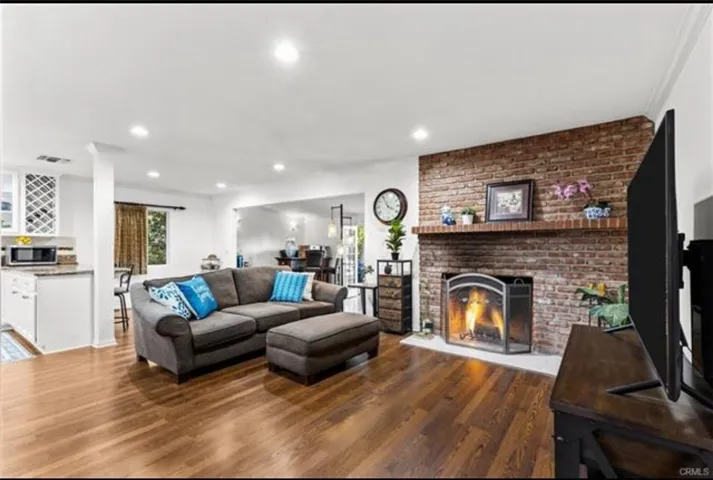22719 Criswell, West Hills, California 91307