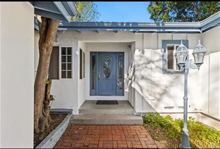 22719 Criswell, West Hills, California 91307