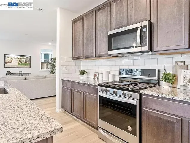 2789 Penrose Ln, Lathrop, California 95330-7400