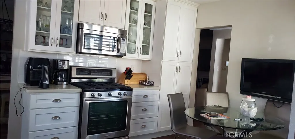 9406 S 10th, Inglewood, California 90305 — photo 4