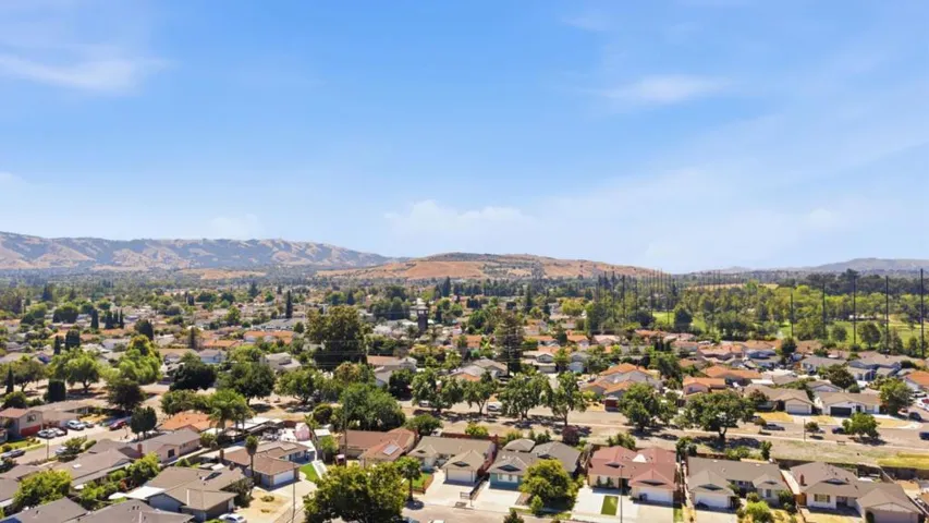 1052 Summerfield Drive, San Jose, California 95121