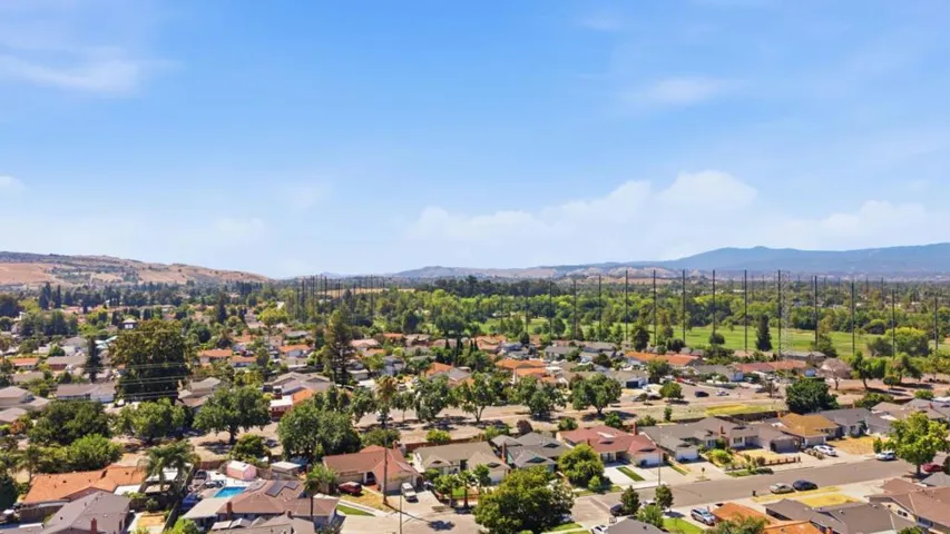 1052 Summerfield Drive, San Jose, California 95121