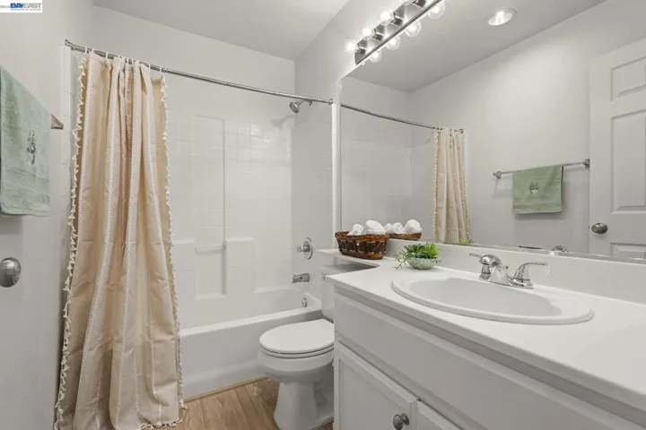 10706 Ian Ln, Dublin, California 94568