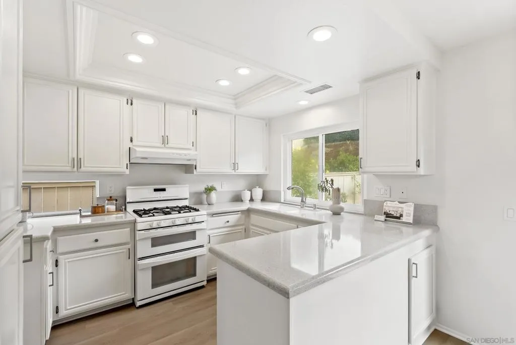1511 Promontory Ridge Way, Vista, California 92081 — photo 5