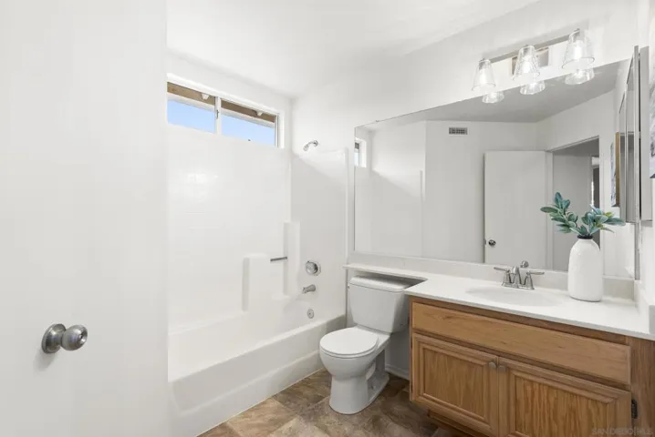1511 Promontory Ridge Way, Vista, California 92081
