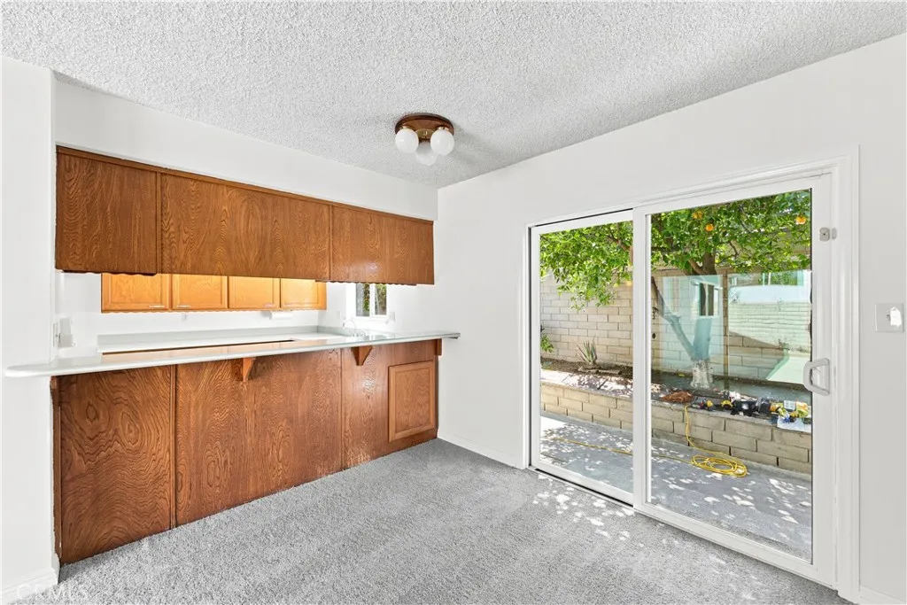 Kitchen countertop to enjoy those casual or quick enjoyment of food
