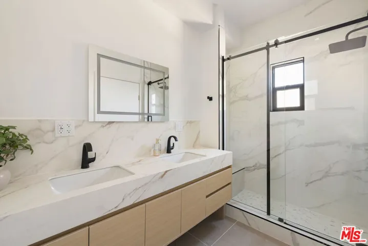 1294 S Citrus Avenue, Los Angeles, California 90019