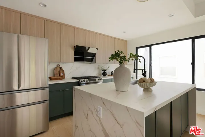 1294 S Citrus Avenue, Los Angeles, California 90019