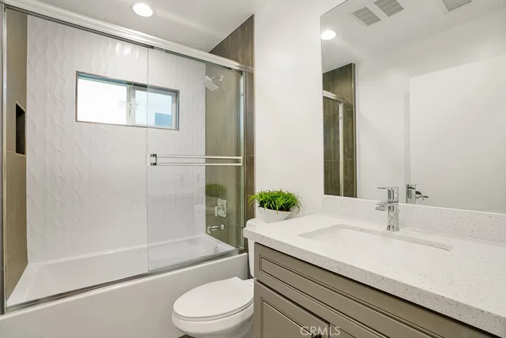 5729 Willow Crest Avenue 5729, North Hollywood, California 91601