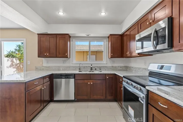 15879 Bogart Ct, Fountain Valley, California 92708
