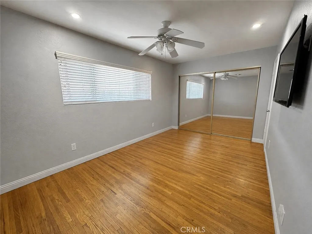 Primary bedroom-virtually decluttered