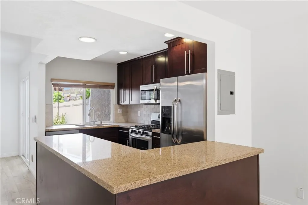54 Oval Road, Irvine, California 92604 — photo 5
