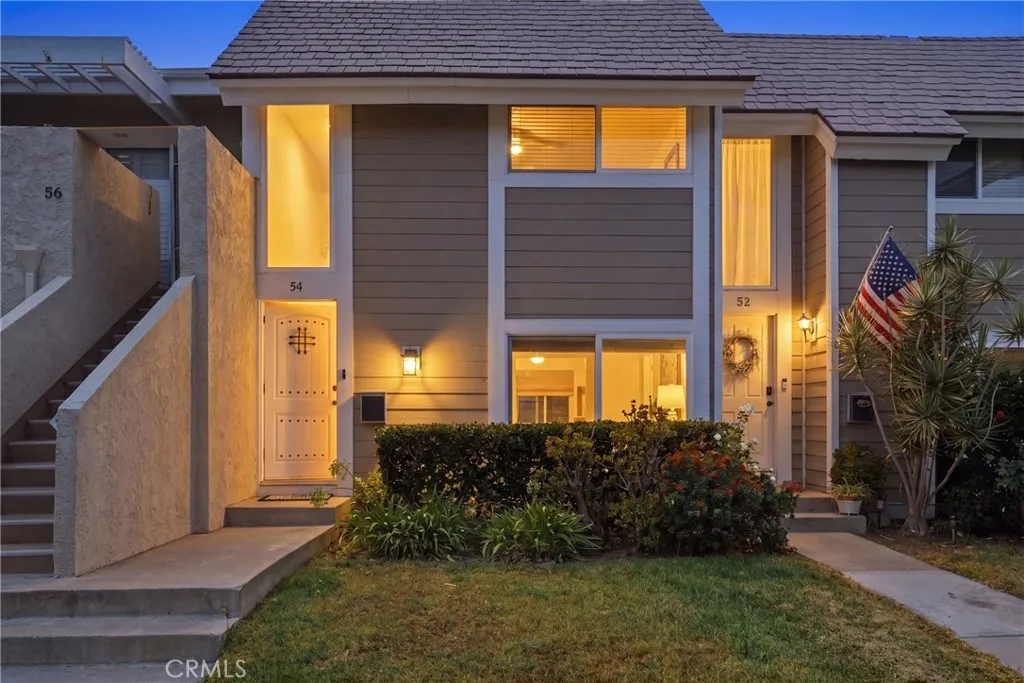 54 Oval Rd