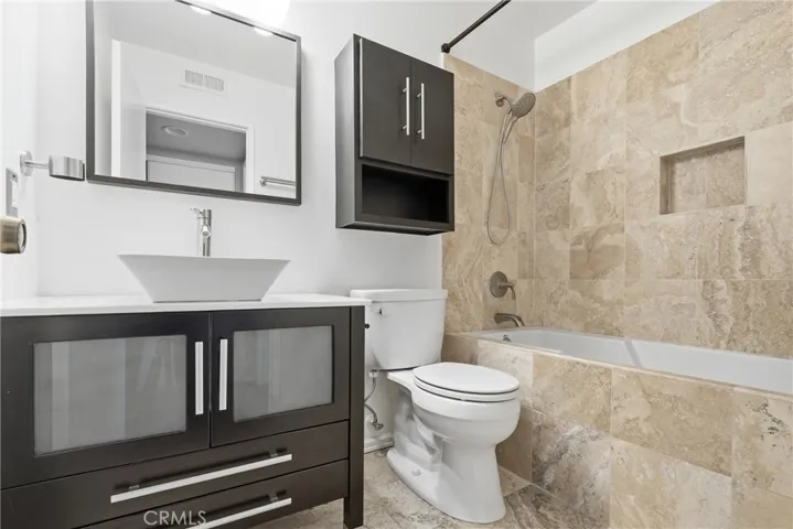 2nd floor bathroom