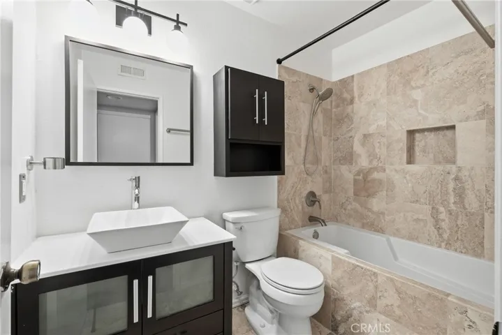 2nd floor bathroom