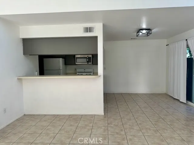 Large nook area