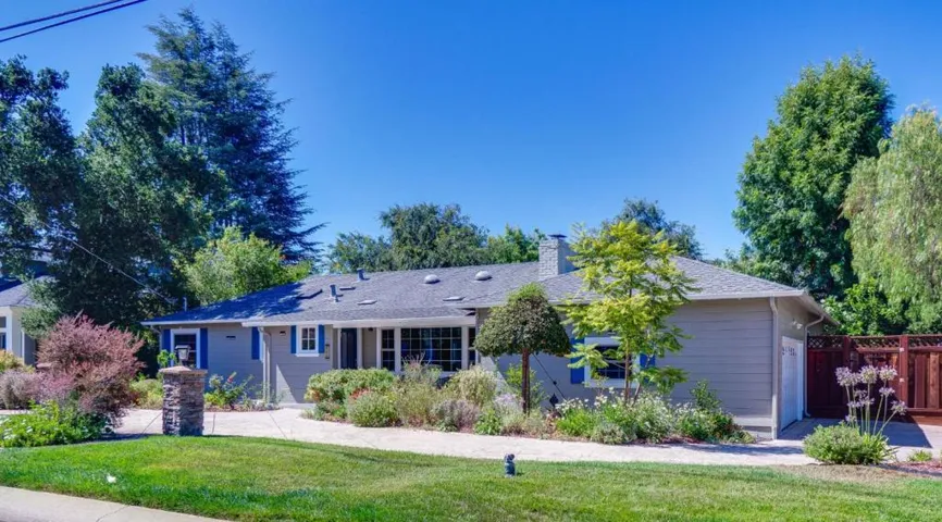 495 Arboleda Drive, Los Altos, California 94024