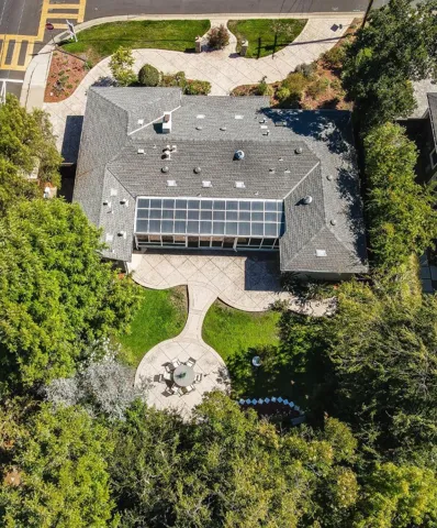 495 Arboleda Drive, Los Altos, California 94024