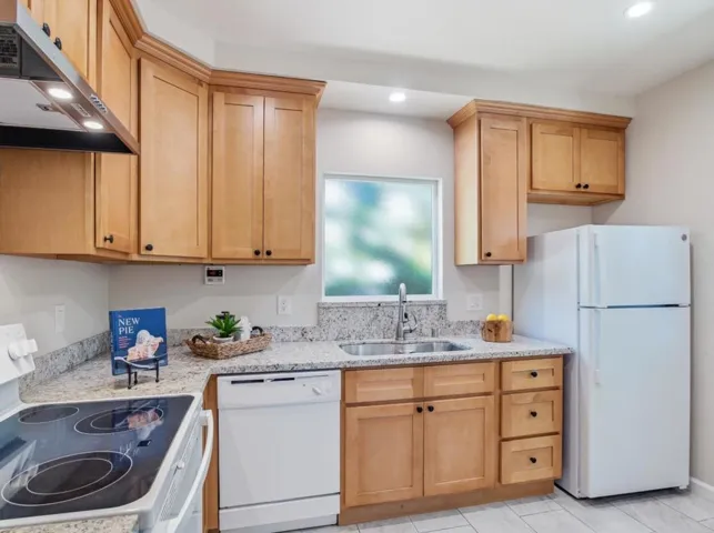 495 Arboleda Drive, Los Altos, California 94024