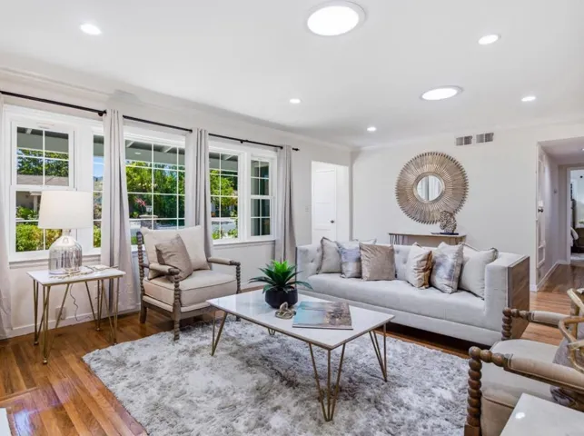 495 Arboleda Drive, Los Altos, California 94024