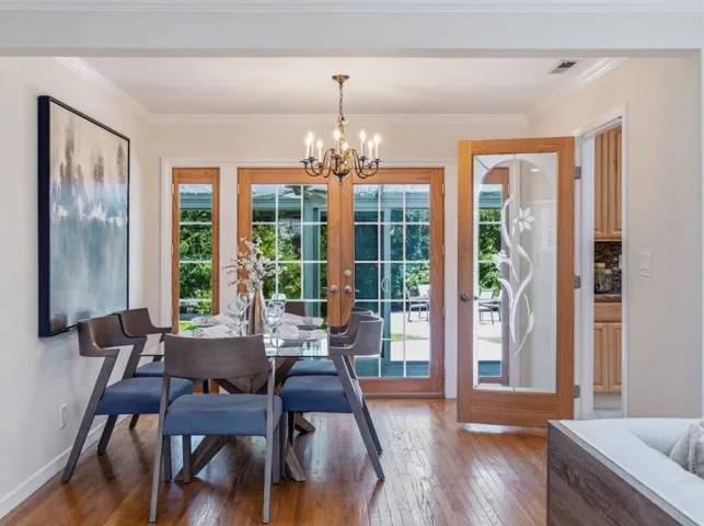 495 Arboleda Drive, Los Altos, California 94024