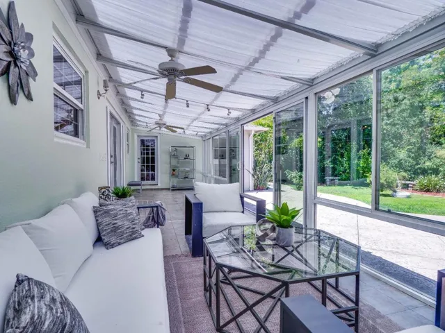 495 Arboleda Drive, Los Altos, California 94024