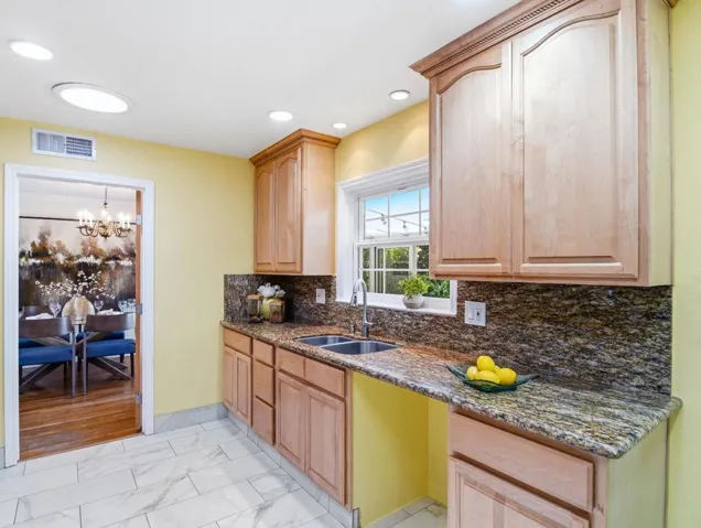 495 Arboleda Drive, Los Altos, California 94024