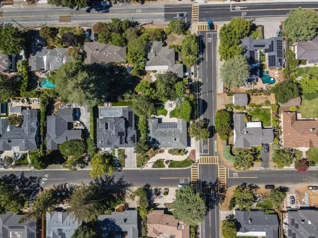 495 Arboleda Drive, Los Altos, California 94024