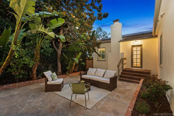 3911 California, San Diego, California 92110