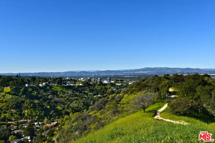 3635 Fawndale Place, Sherman Oaks, California 91403
