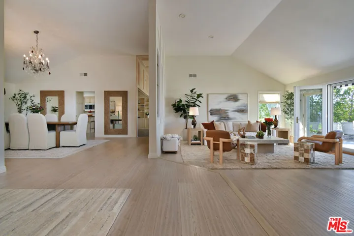 3635 Fawndale Place, Sherman Oaks, California 91403