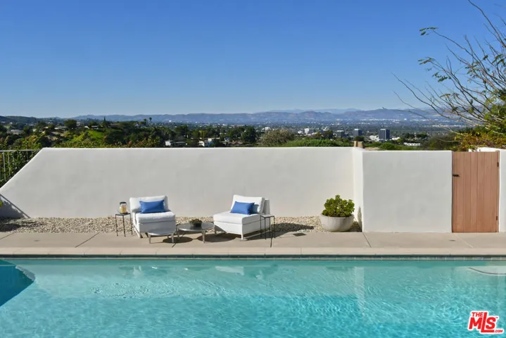3635 Fawndale Place, Sherman Oaks, California 91403