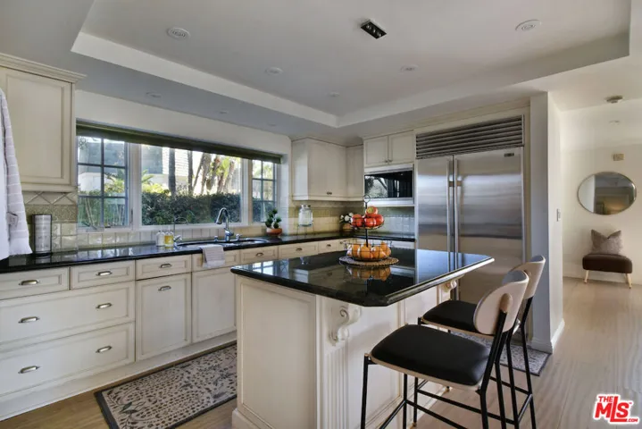 3635 Fawndale Place, Sherman Oaks, California 91403