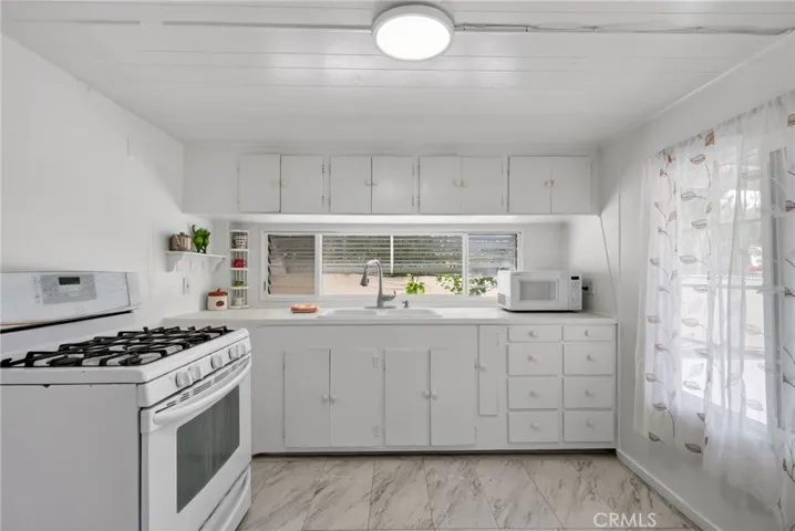 168 Bond Drive, Perris, California 92570