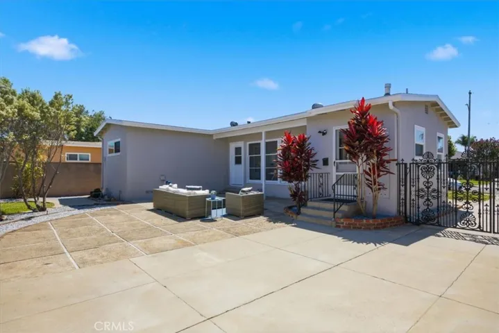 2824 Charlemagne Avenue, Long Beach, California 90815
